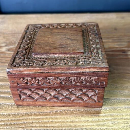 Carved Small jewellery box 10x10x14cm