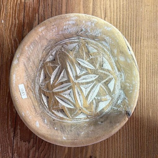 Small wooden carved plate D22 5cm