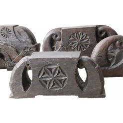 WOODEN CARVING STAND 30x5x10cm