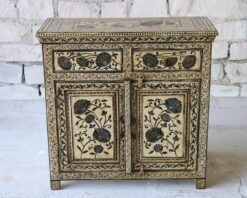 WOODEN 2 DOOR AND 2 DRAWER SIDEBOARD 90x40x90cm