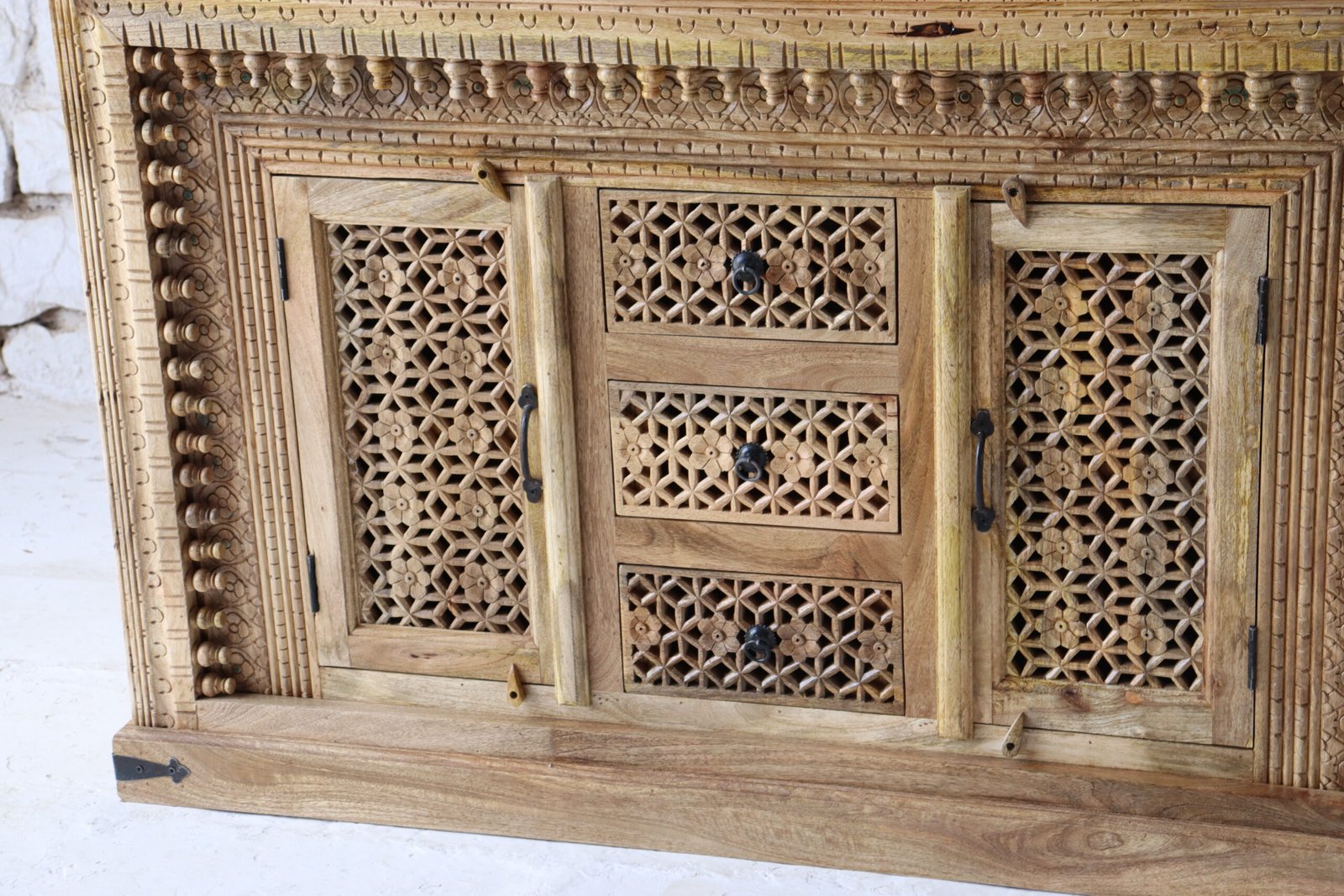 Rustic Charm Natural Wooden 3-Drawer Sideboard 180x40x90cm - Image 2