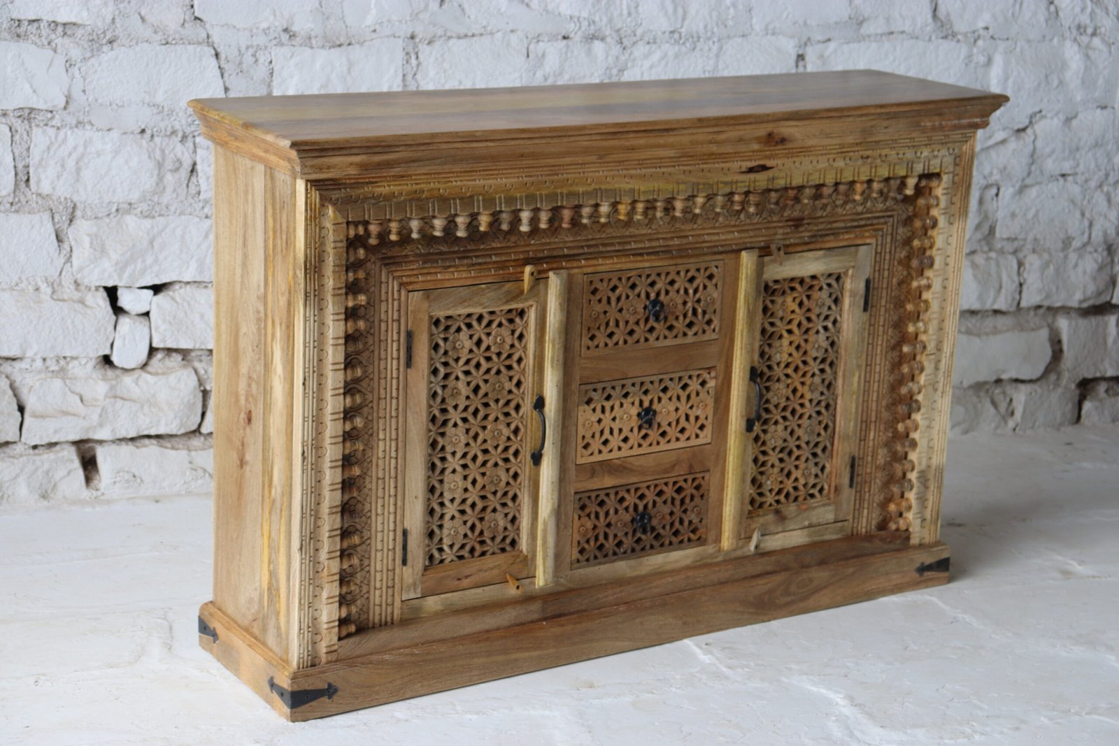 Rustic Charm Natural Wooden 3-Drawer Sideboard 180x40x90cm - Image 5