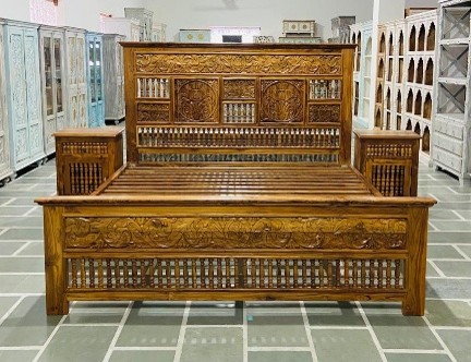 WOODEN BED KING SIZE 183X200X150cm